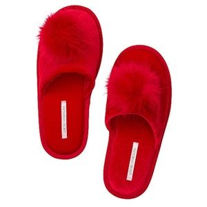 New Victoria's secret pom pom slippers